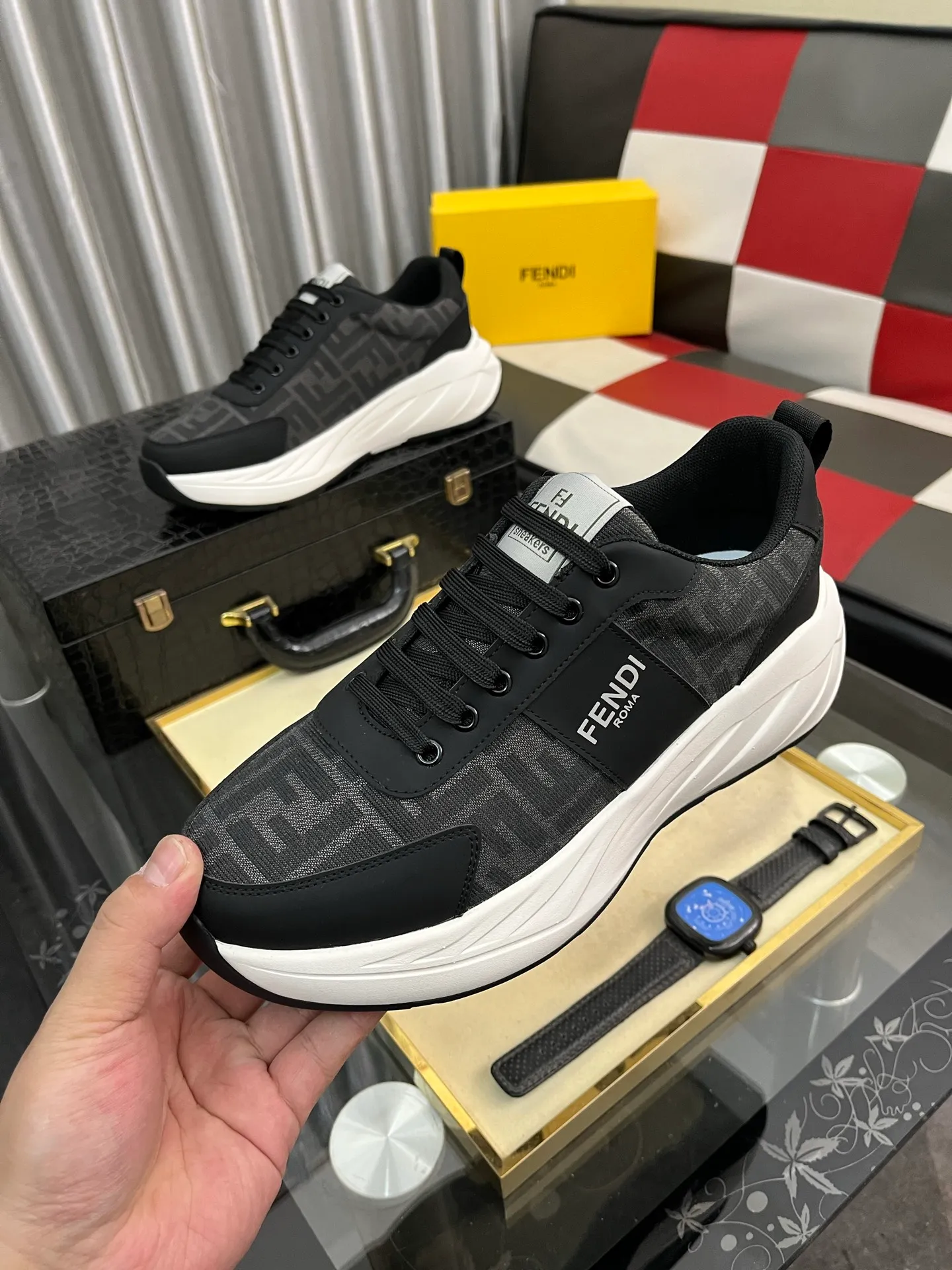 Ex-factory price: 438⌚️⌚️[Fendi] Fendi’s latest casual shoes for men! Available at counters simultaneously! A one-to-one replica of the original. Made entirely of imported top-grain calfskin, the interior is made of top-grain water-dyed cowhide, and the original factory-supplied rubber outsole. Leading new fashion concepts. Matching code: 38-442️⃣Colors available